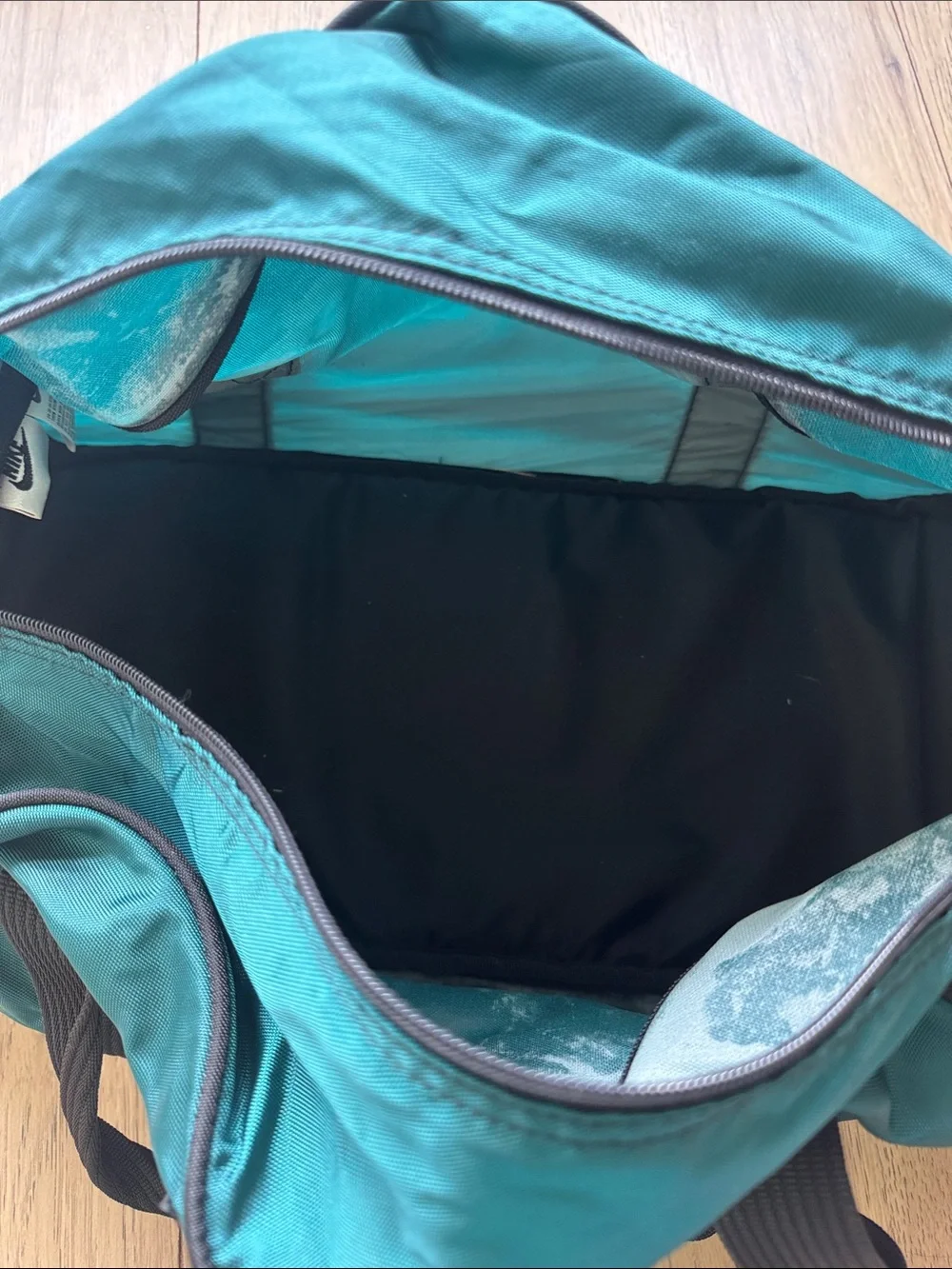 Vintage Nike Small Duffel Bag Green Black Red Long Strap Handles Full Zip